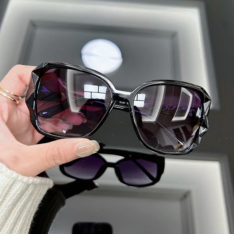 Vintage Oversized Sunglasses W - đánh giá và giá Decorative Mirror