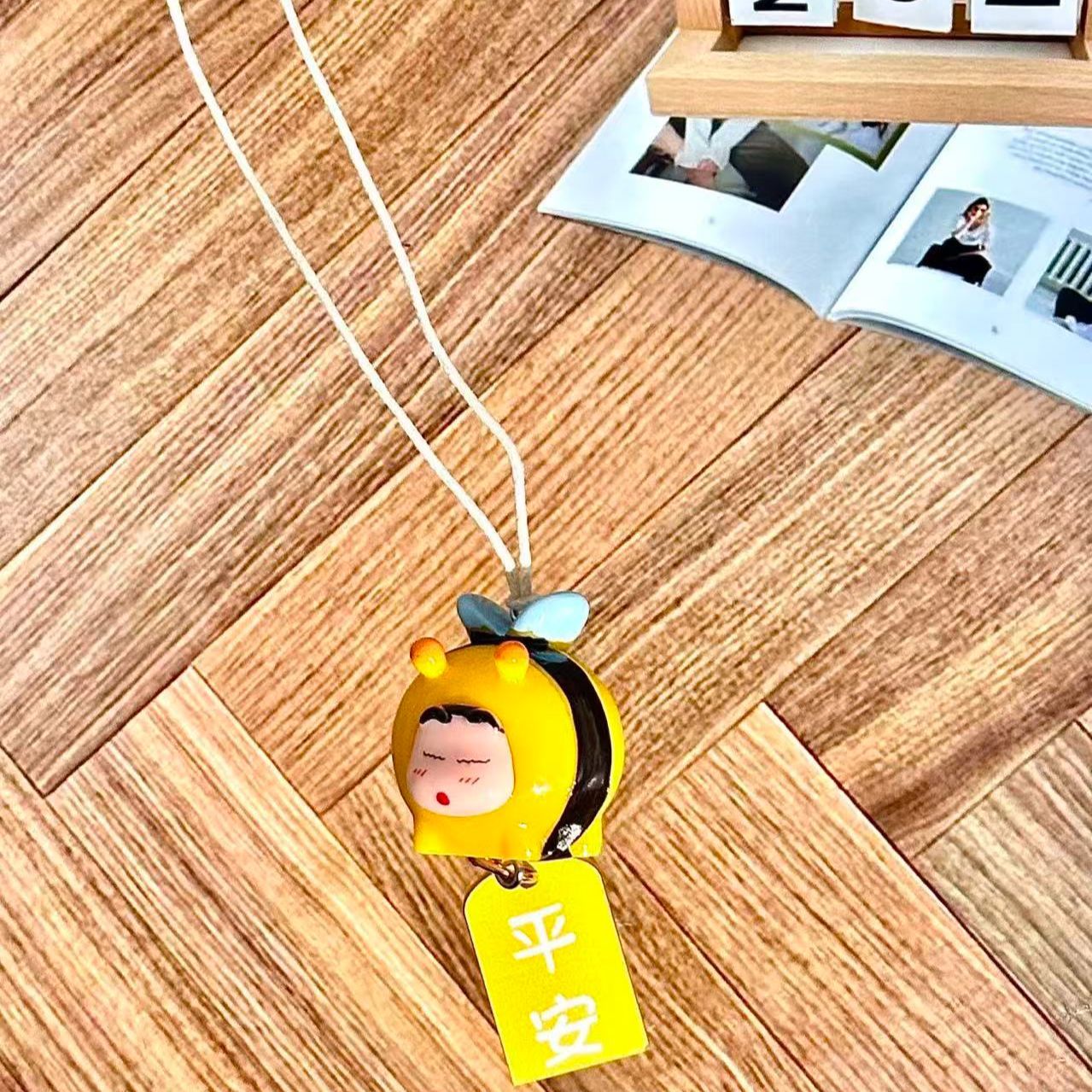 Crayon Shin-chan Bee Cosplay F - đánh giá và giá Decorative Mirror